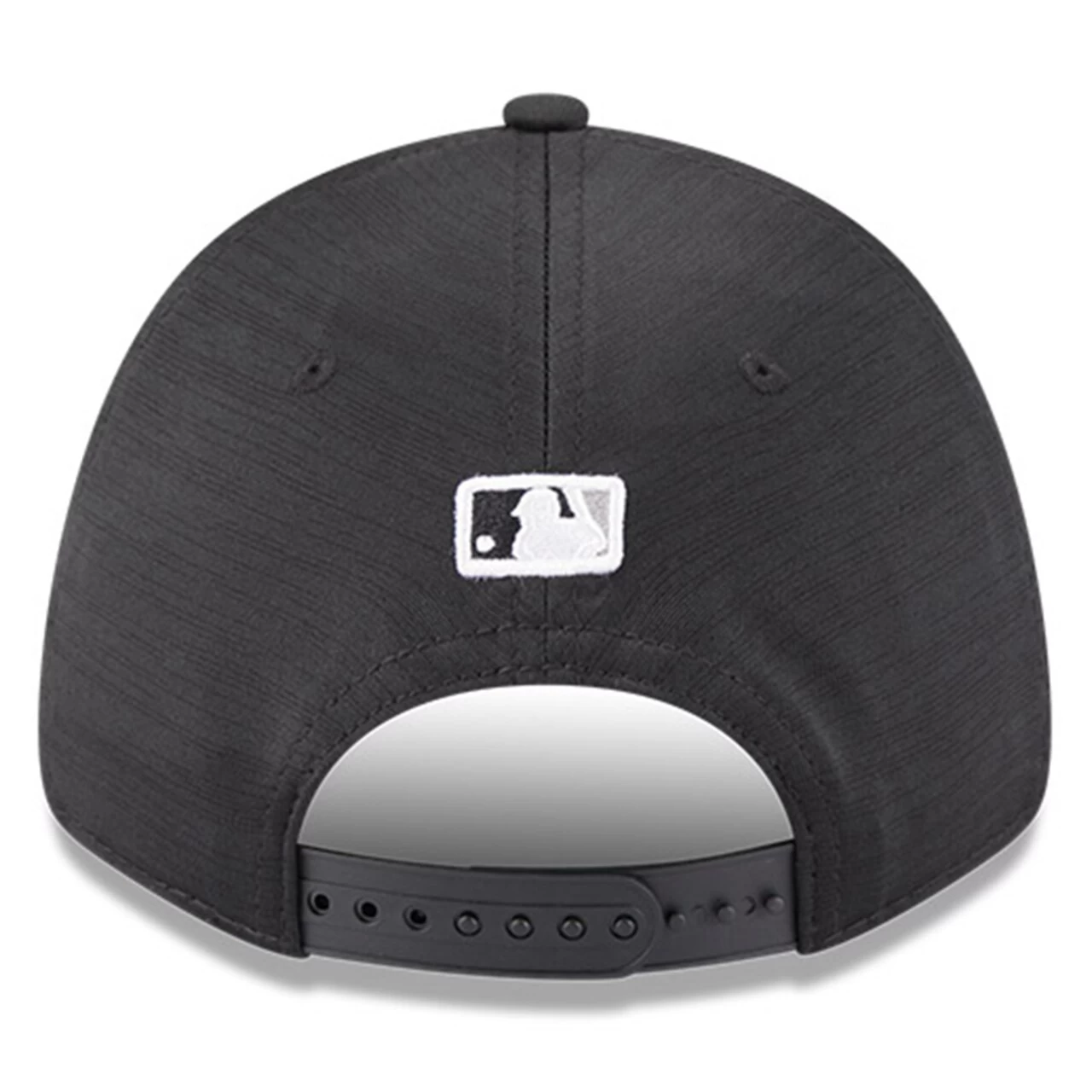 Men's Chicago White Sox New Era Black 2023 Clubhouse 9FORTY Snapback Hat - Image 4